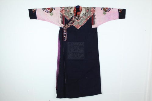 民國(guó)貼花布長(zhǎng)衫